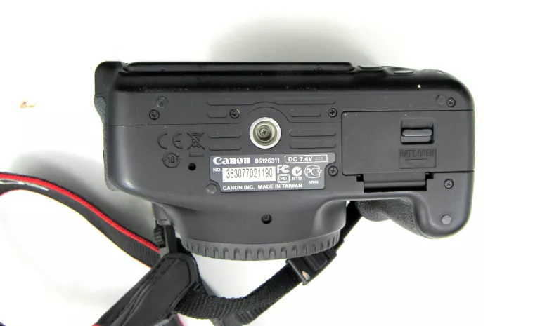 APARAT CANON DS126311 + AKCESORIA