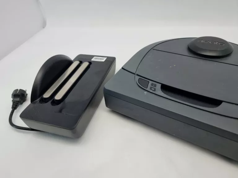 ROBOT ODKURZACZ NEATO D3 CONNECTED + STACJA