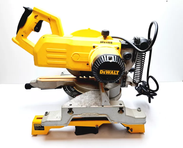 PIŁA UKOŚNICA DEWALT DW777 QS