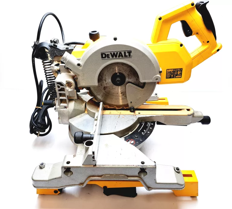 PIŁA UKOŚNICA DEWALT DW777 QS
