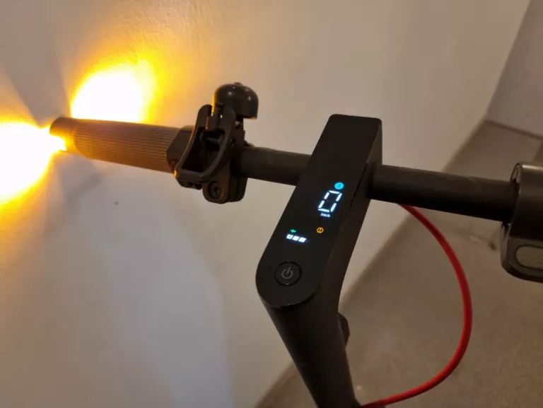 HULAJNOGA ELEKTRYCZNA XIAOMI ELECTRIC SCOOTER 4 300W DDHBC15ZM