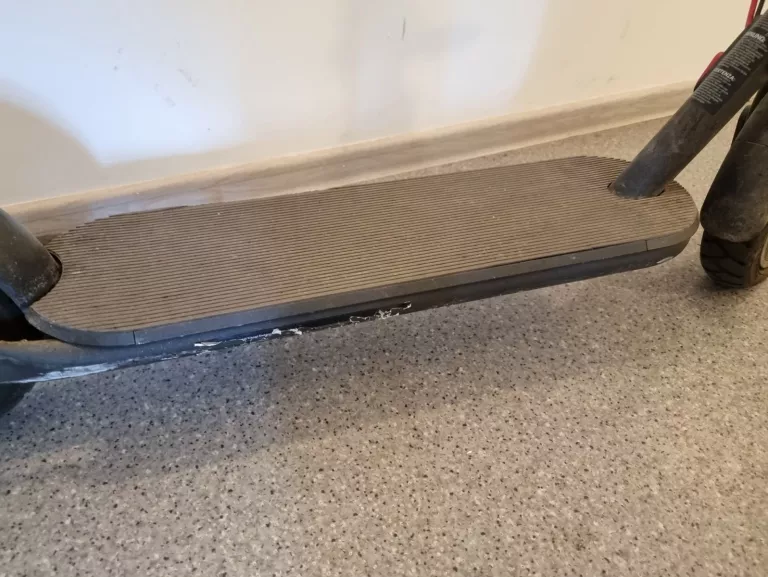 HULAJNOGA ELEKTRYCZNA XIAOMI ELECTRIC SCOOTER 4 300W DDHBC15ZM
