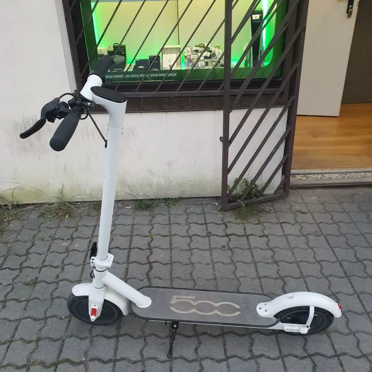 HULAJNOGA ELEKTRYCZNA FIAT F500-F85