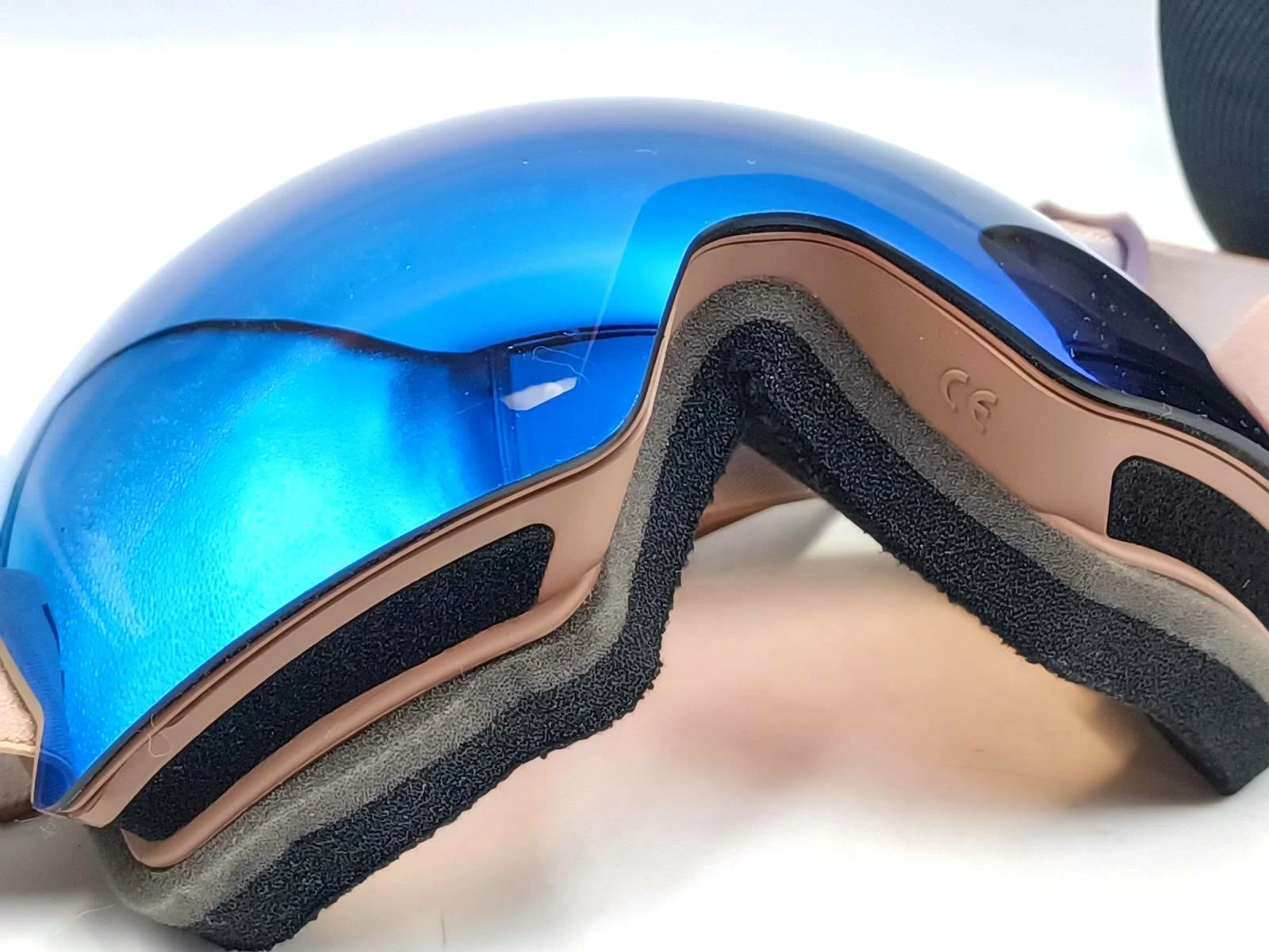 gogle-snowboardowe-4f-fob-typ-ochrony-brak-informacji