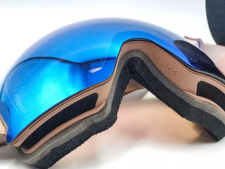 gogle-snowboardowe-4f-fob-typ-ochrony-brak-informacji