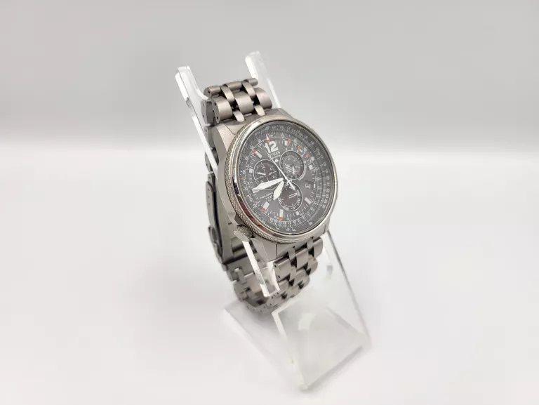 ZEGAREK CITIZEN ECO-DRIVE TITANIUM CHRONOGRAPH RADIO CONTROLLED E670
