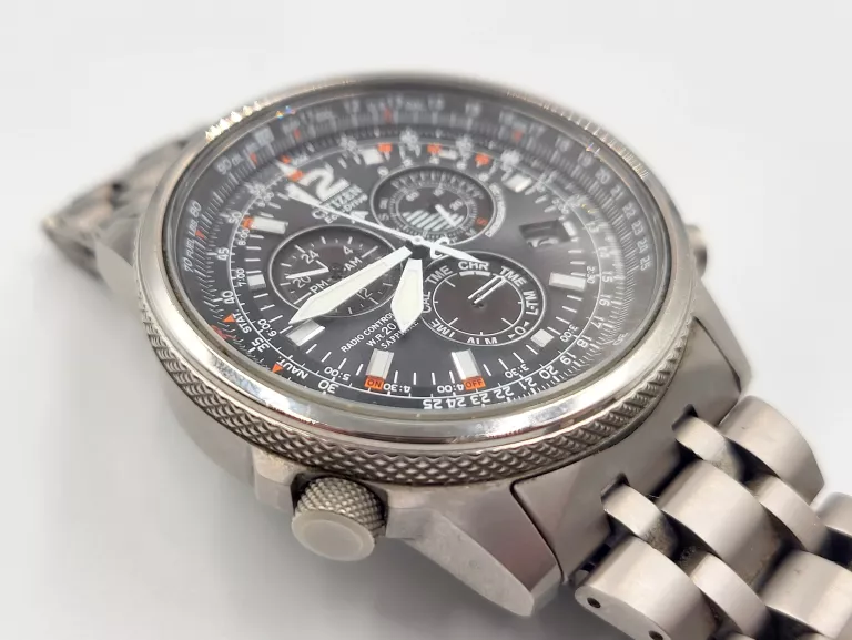 ZEGAREK CITIZEN ECO-DRIVE TITANIUM CHRONOGRAPH RADIO CONTROLLED E670