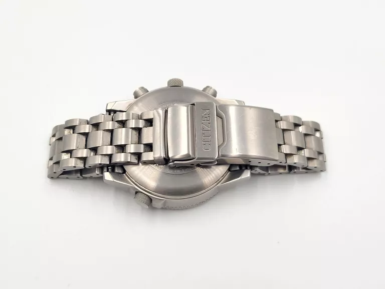ZEGAREK CITIZEN ECO-DRIVE TITANIUM CHRONOGRAPH RADIO CONTROLLED E670