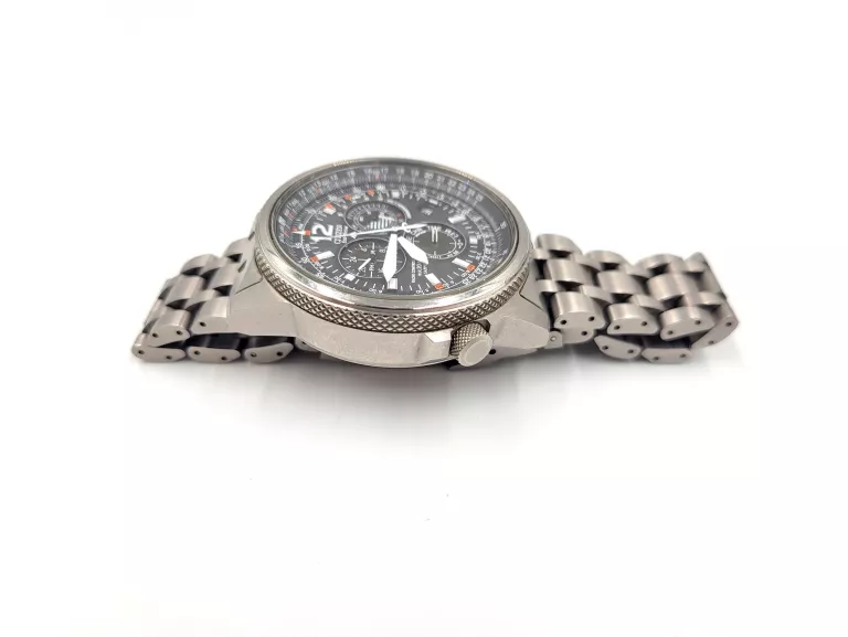 ZEGAREK CITIZEN ECO-DRIVE TITANIUM CHRONOGRAPH RADIO CONTROLLED E670