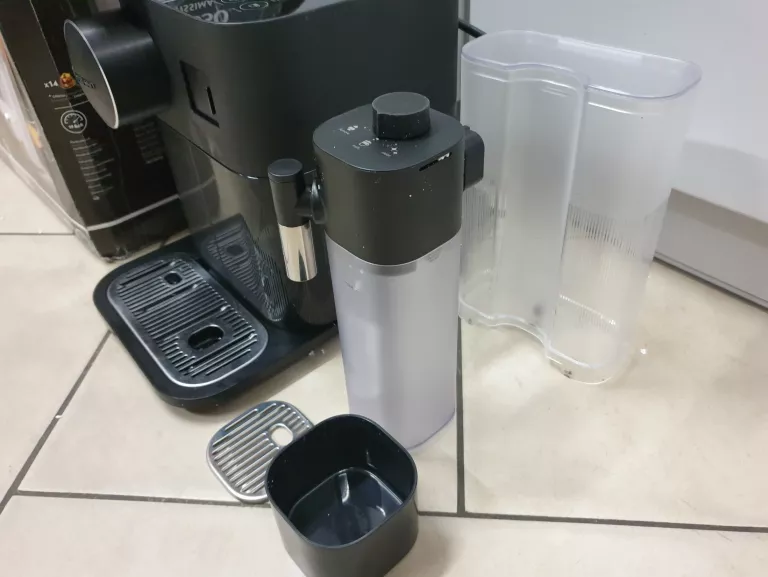 EKSPRES DELONGHI NESPRESSO GRAN LATTISSIMA EN650.B CZARNY KOMPLET