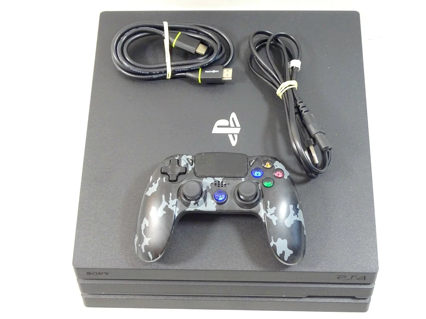 konsola-ps4-pro-1tb-cuh-7216b-pad-okablowanie-opis-stan-11323-2