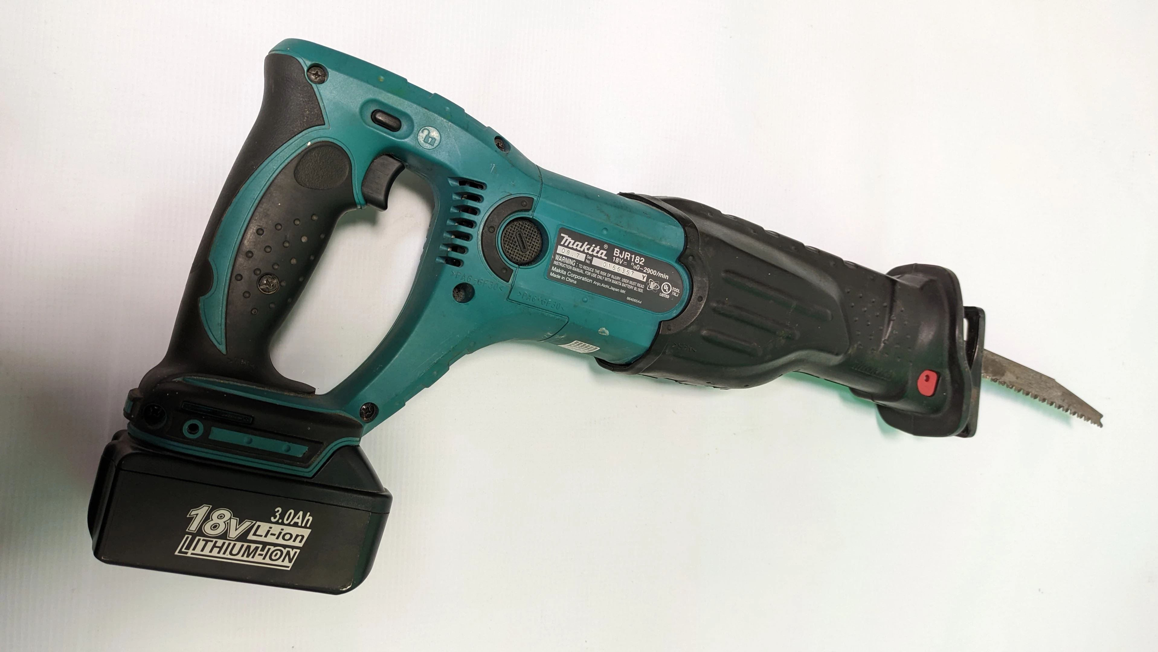 makita-bjr-182-pila-szablasta-lisi-ogon-akumlator-ean-gtin-0088381806640