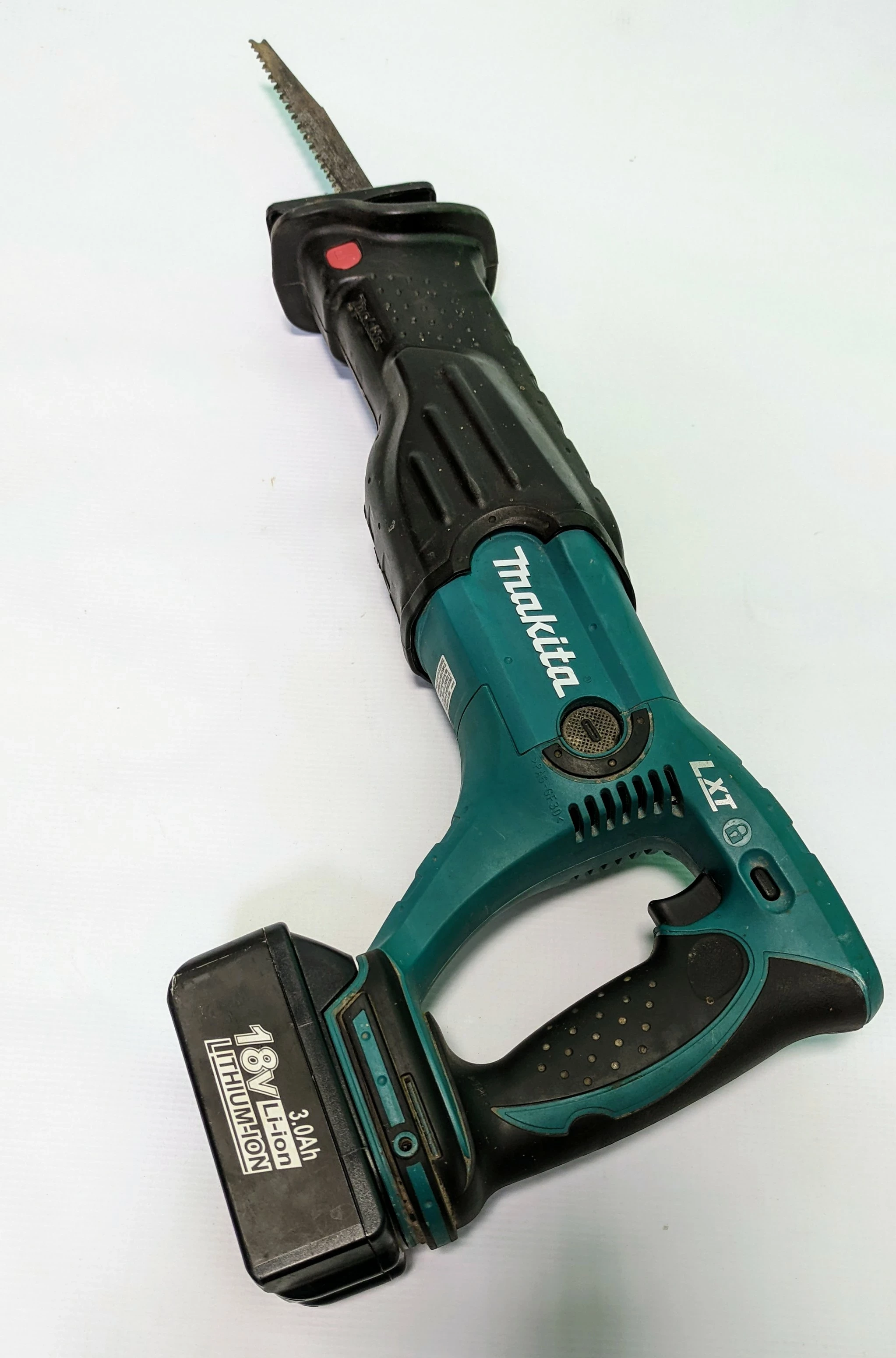 makita-bjr-182-pila-szablasta-lisi-ogon-akumlator-kod-producenta-djr186z