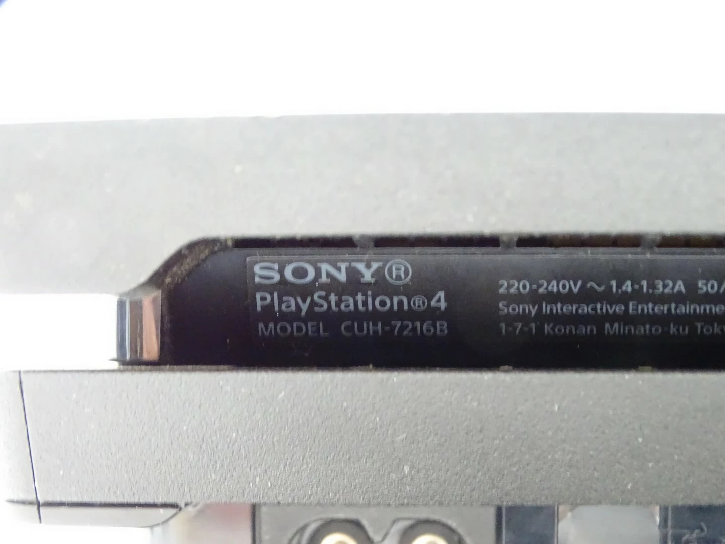 konsola-ps4-pro-1tb-cuh-7216b-pad-okablowanie-opis-waga-produktu-330