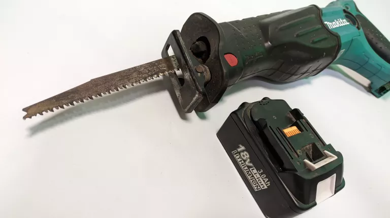 MAKITA BJR 182 PIŁA SZABLASTA LISI OGON AKUMLATOR