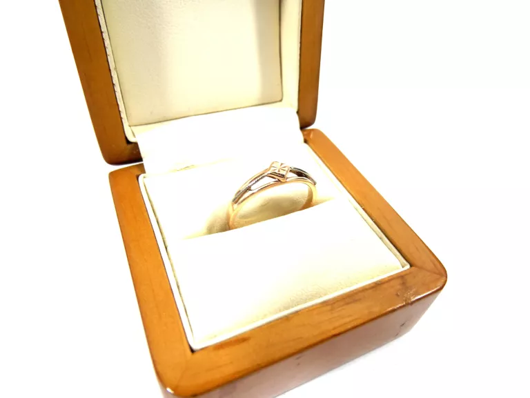 piekny-zloty-pierscionek-ze-zdobieniem-p585-237g-ean-gtin-5904412588550