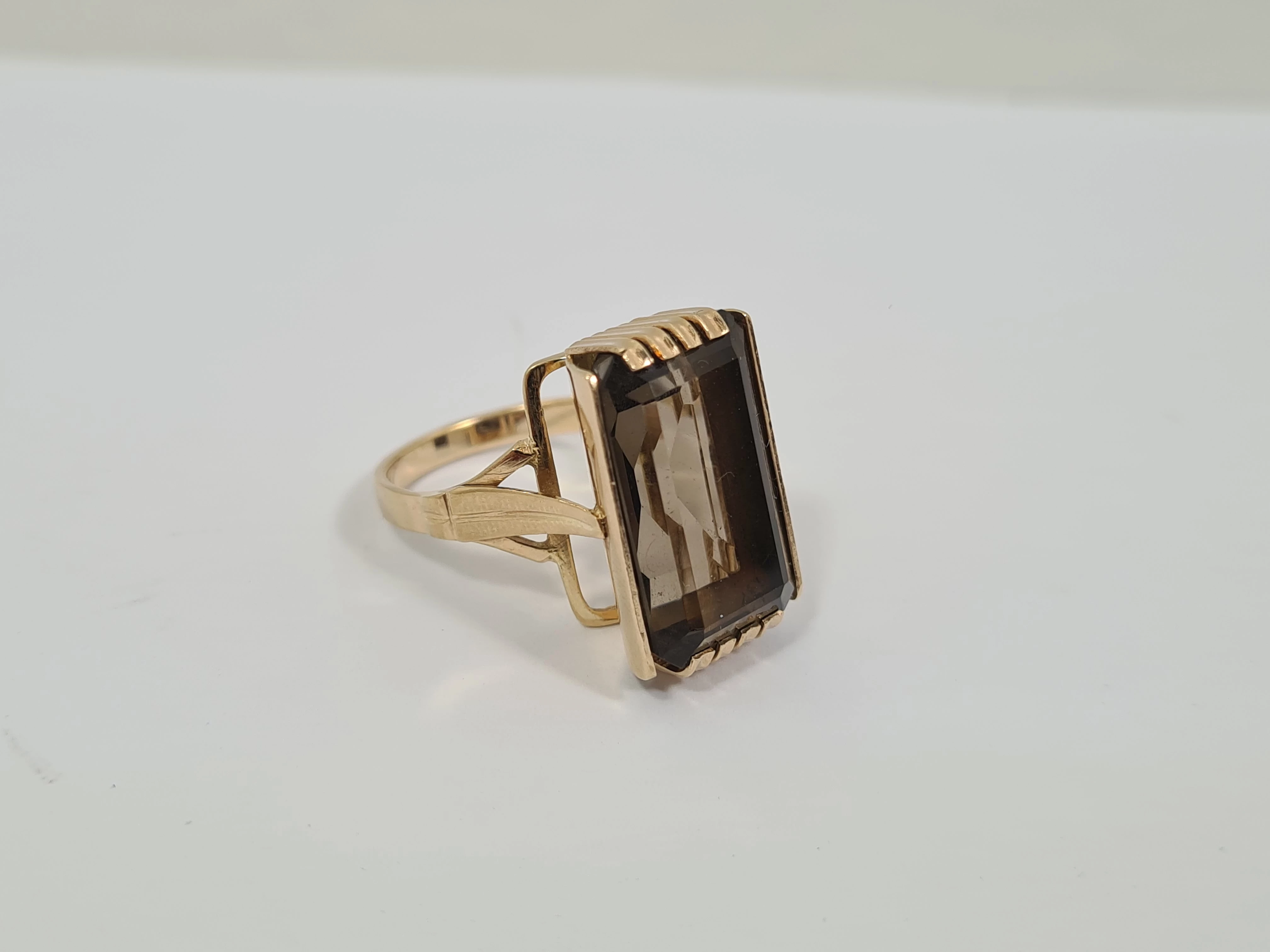 wyjatkowy-zloty-pierscionek-z-kamieniem-585-14k-745g-r15-14x11mm-ean-gtin-5905868206913