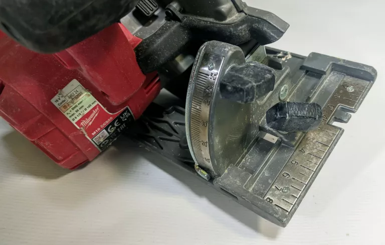 PILARKA AKUMULATOROWA MILWAUKEE M18 CCS55 AKU 5,0