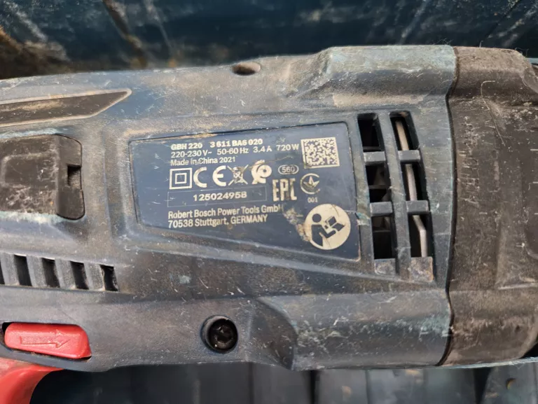 MŁOTOWIERTARKA BOSCH GBH-220 720W WALIZKA