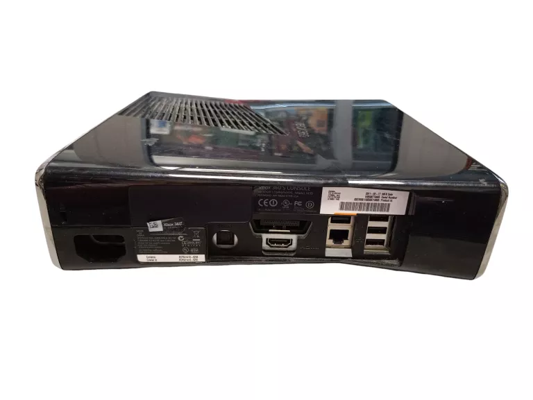 konsola-microsoft-xbox-360-250-gb-pady-gry-liczba-kontrolerow-w-zestawie-2
