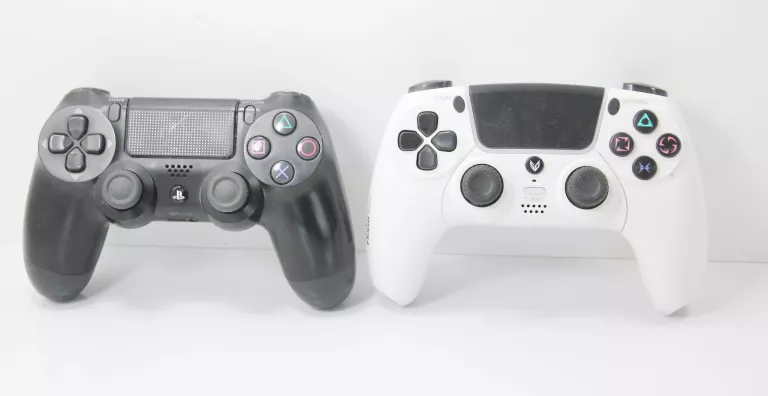 KONSOLA PS4 CUH-1216B + 2 PADY