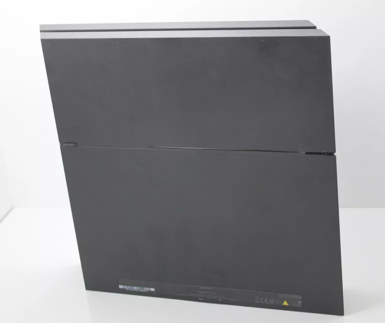 KONSOLA PS4 CUH-1216B + 2 PADY