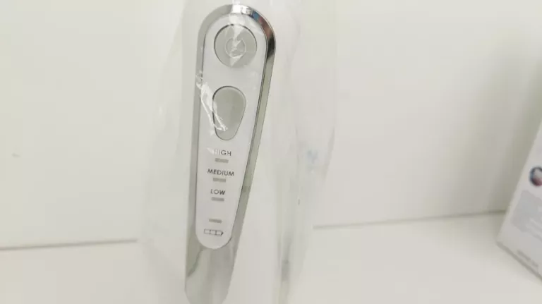 IRYGATOR BEZPRZEWODOWY WATERPIK WP-560 EU