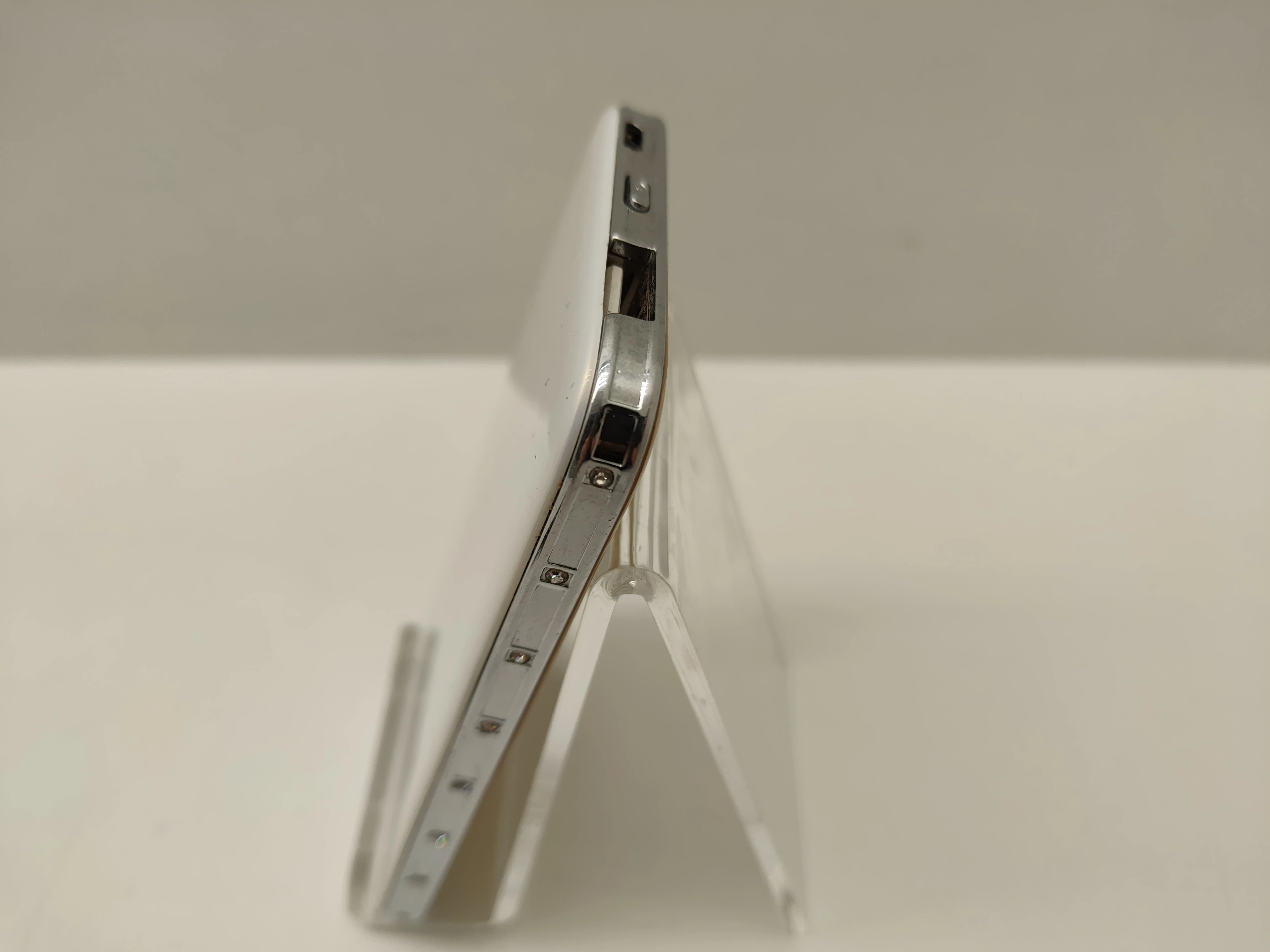 powerbank-gucci-8800mah-kabelek-pojemnosc-akumulatora-50000