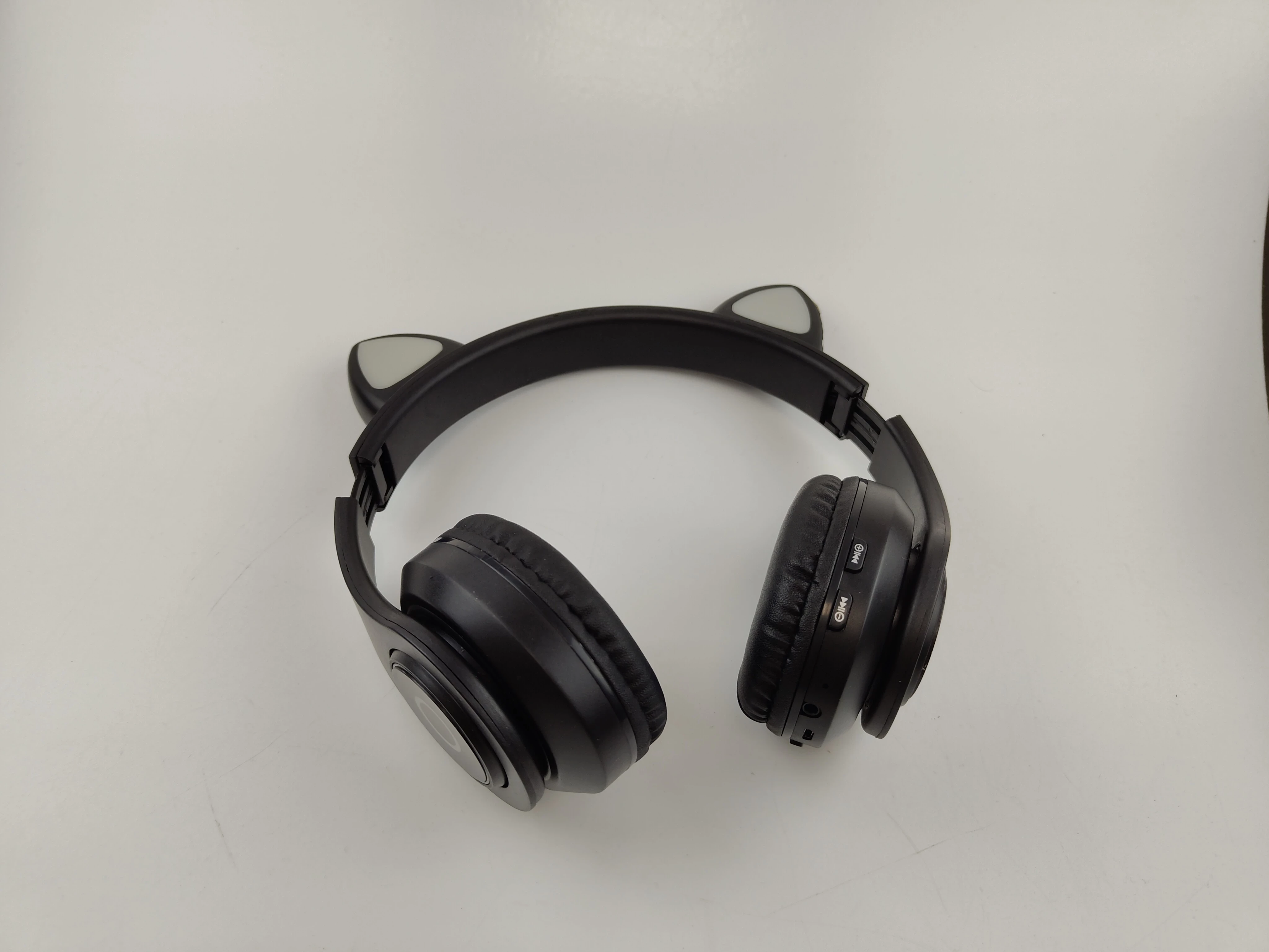 sluchawki-bezprzewodowe-bt-b39-czarne-orzegowska-25-bytom