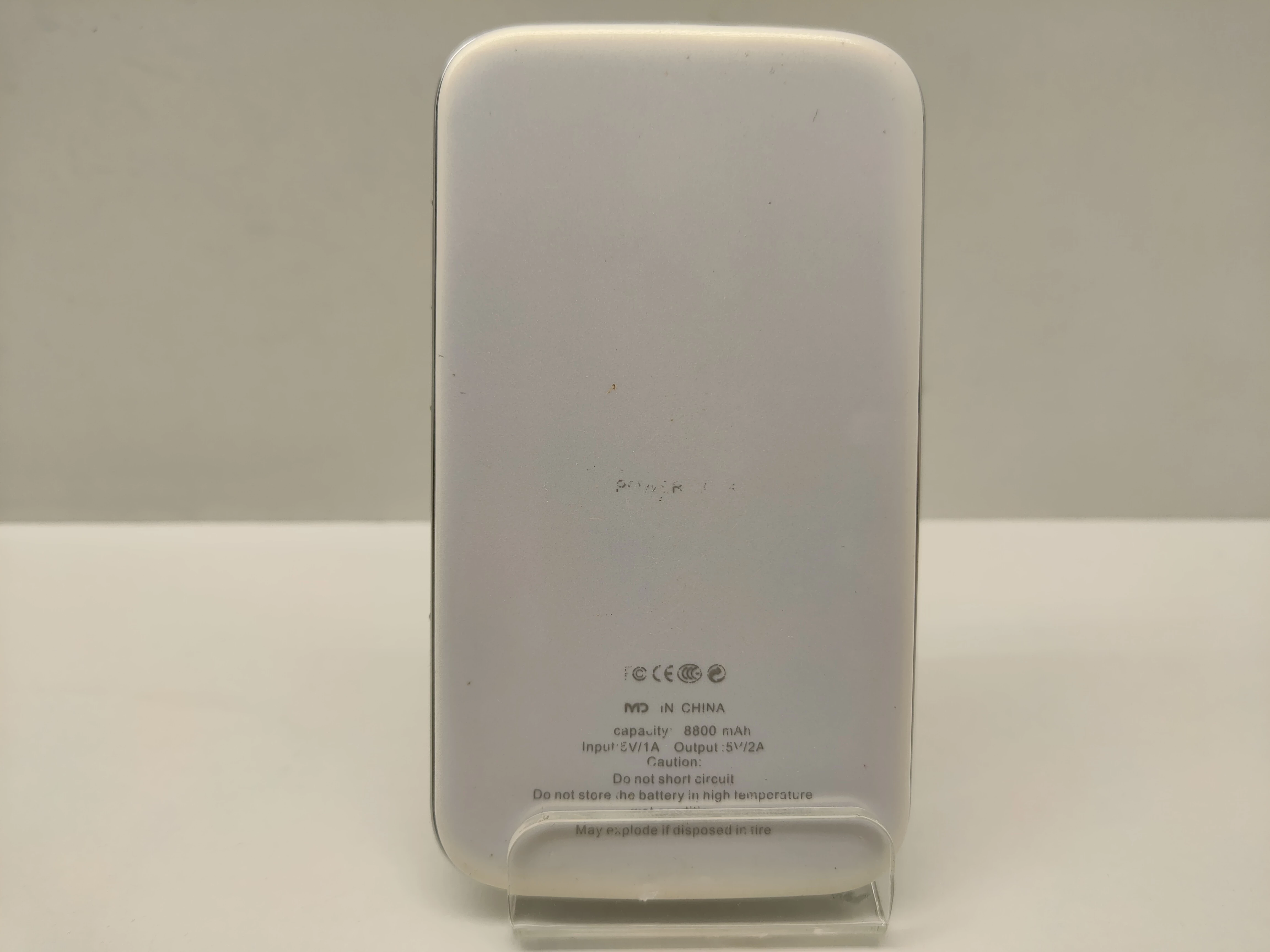 powerbank-gucci-8800mah-kabelek-kod-producenta-power-bank-mass