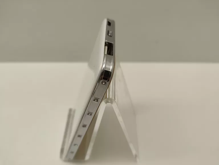 powerbank-gucci-8800mah-kabelek-pojemnosc-akumulatora-50000