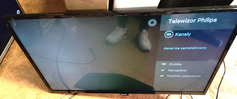 TELEWIZOR PHILIPS 32PHS5301/12(SMART TV) PILOT NÓZKA