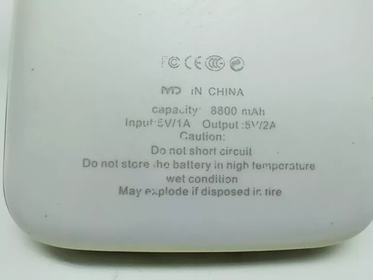 powerbank-gucci-8800mah-kabelek-stan-uzywany