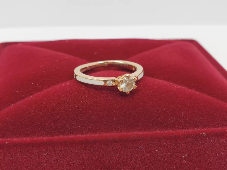ZŁOTY PIERŚCIONEK BRYLANTY LEUKOSZAFIR 0,35 CT 375 R 5 1,81 G