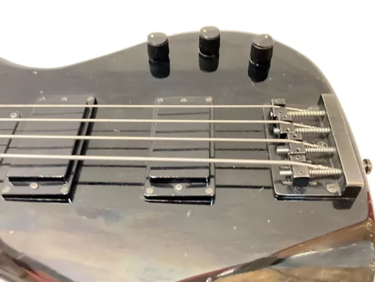 GITARA ELEKTRYCZNA FERNANDES 60905.00 4 STRUNY BASOWA