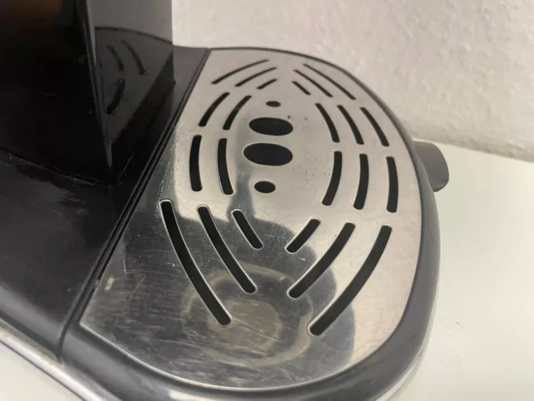 ekspres-do-kawy-delonghi-icona-eco-310bk-wbudowany-mlynek-nie