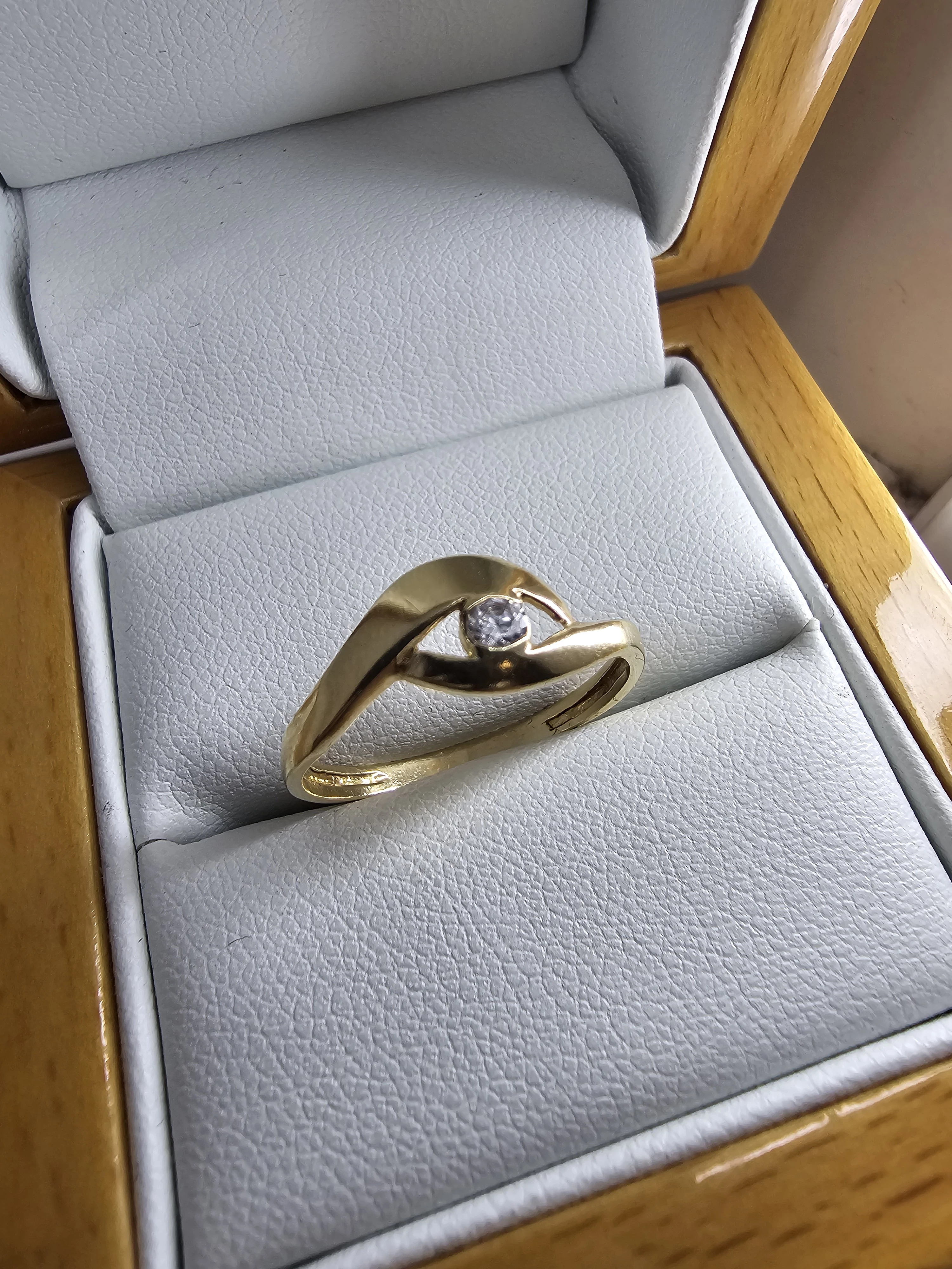 zloty-pierscionek-585-154g-z-cyrkonia-stan-11323-2