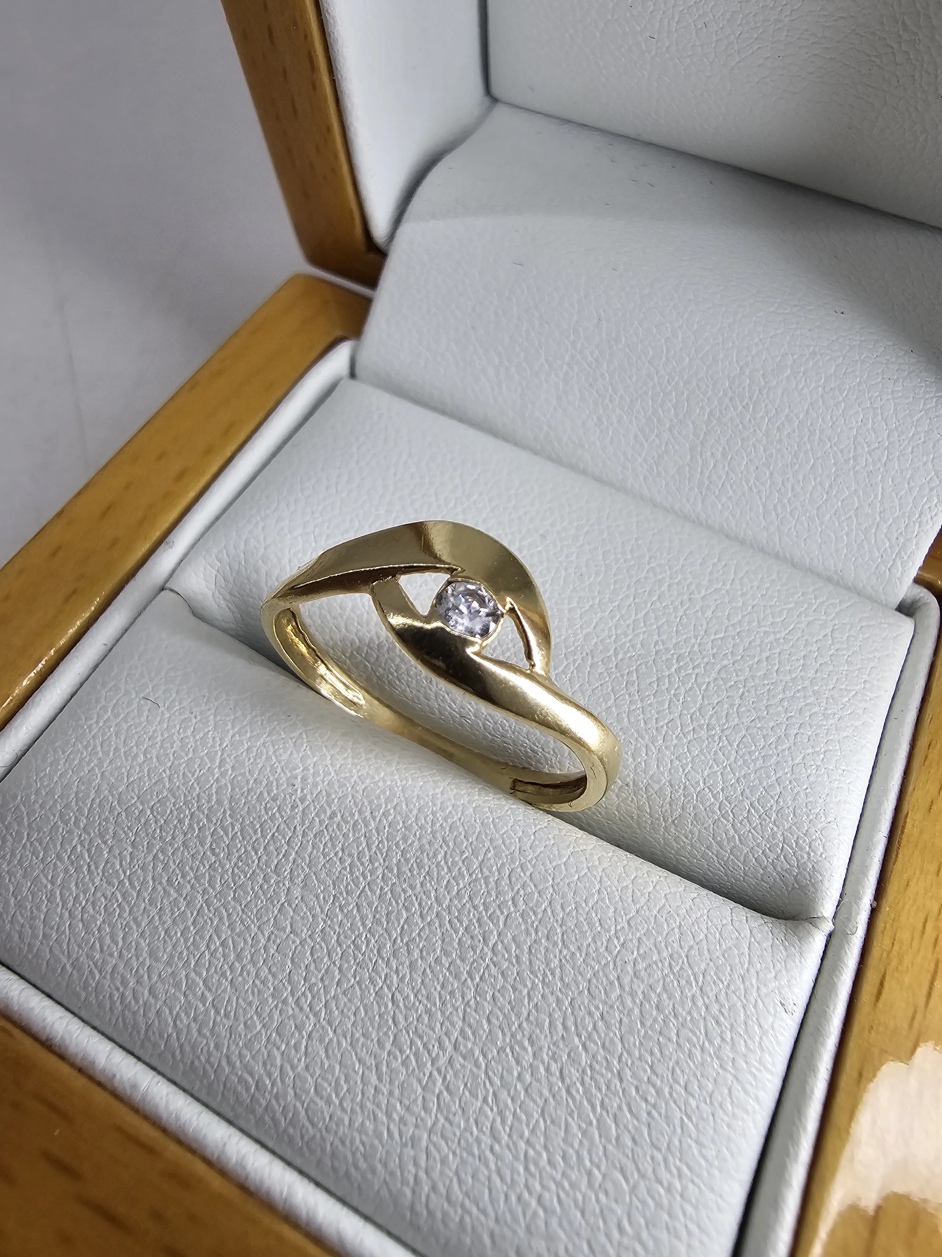 zloty-pierscionek-585-154g-z-cyrkonia-mickiewicza-2a13-jaworzyna-slaska