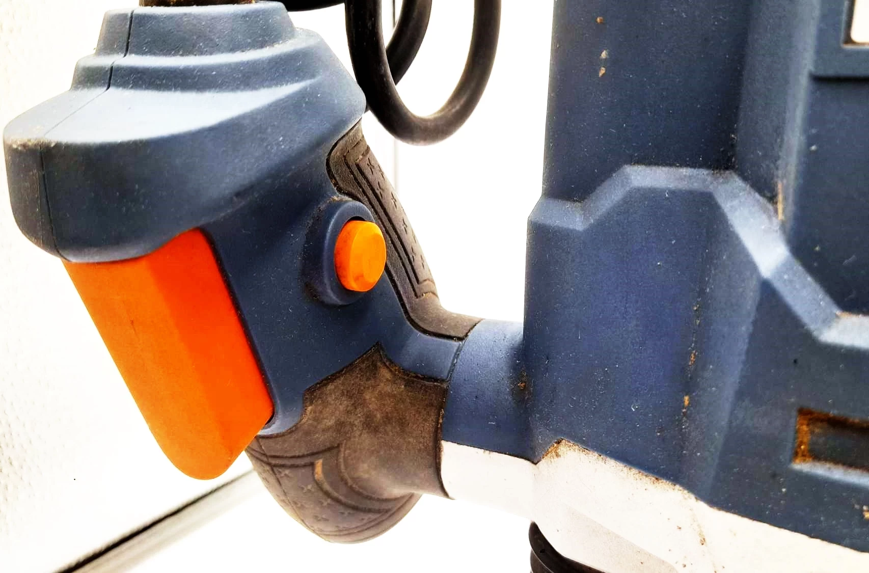 frezarka-gornowrzecionowa-dexter-pc1300rt-1300w-prowadnica-skok-zespolu-frezowego-8