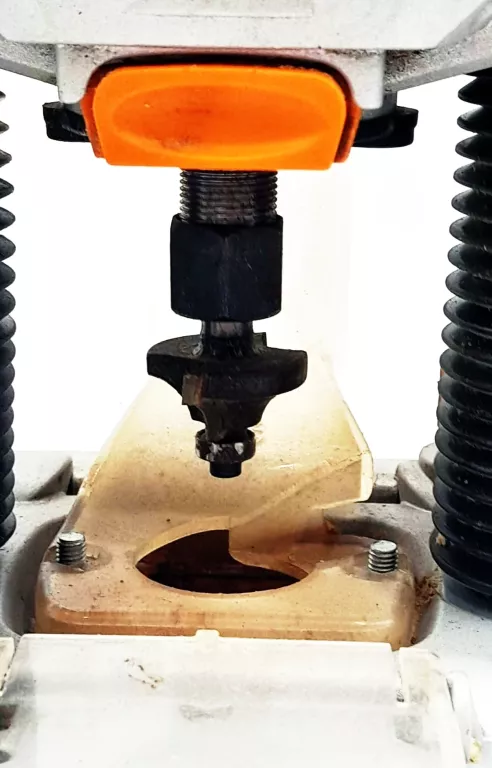 frezarka-gornowrzecionowa-dexter-pc1300rt-1300w-prowadnica-kod-producenta-pc1300rt