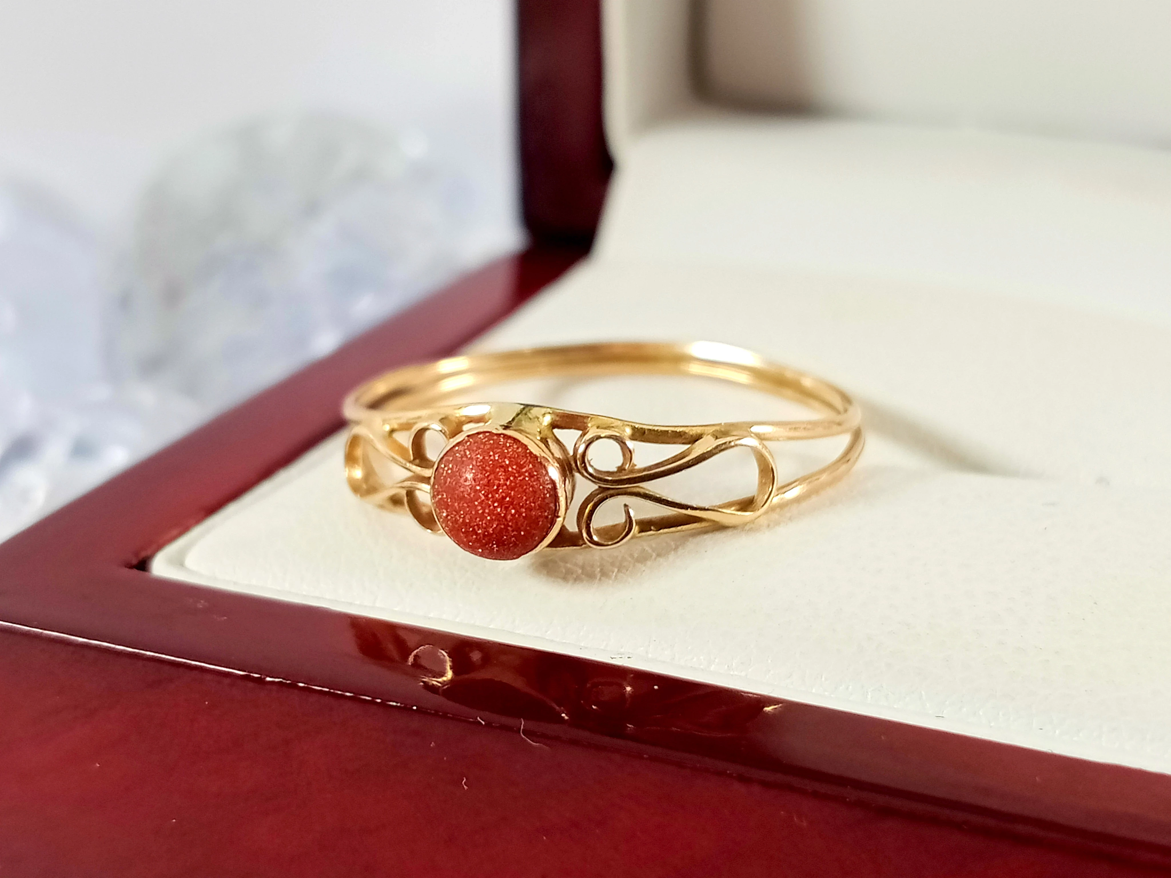 klasyczny-zloty-pierscionek-z-kamieniem-piasek-pustyni-585-147g-24r-gorna-wilda-100-poznan-ska-x