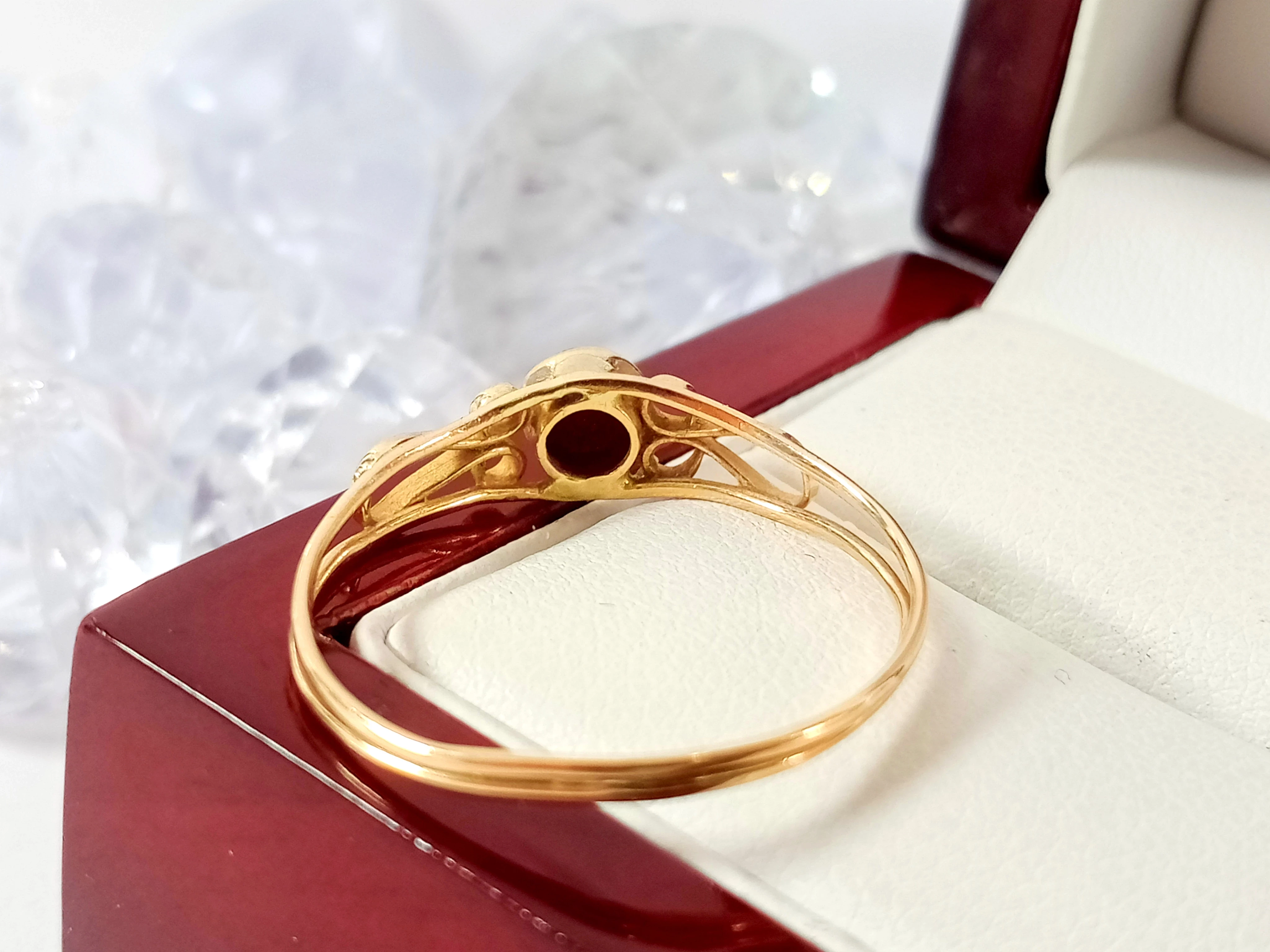 klasyczny-zloty-pierscionek-z-kamieniem-piasek-pustyni-585-147g-24r-material-15835-2