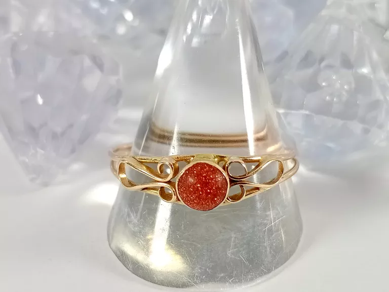 klasyczny-zloty-pierscionek-z-kamieniem-piasek-pustyni-585-147g-24r-ean-gtin-5904237016399