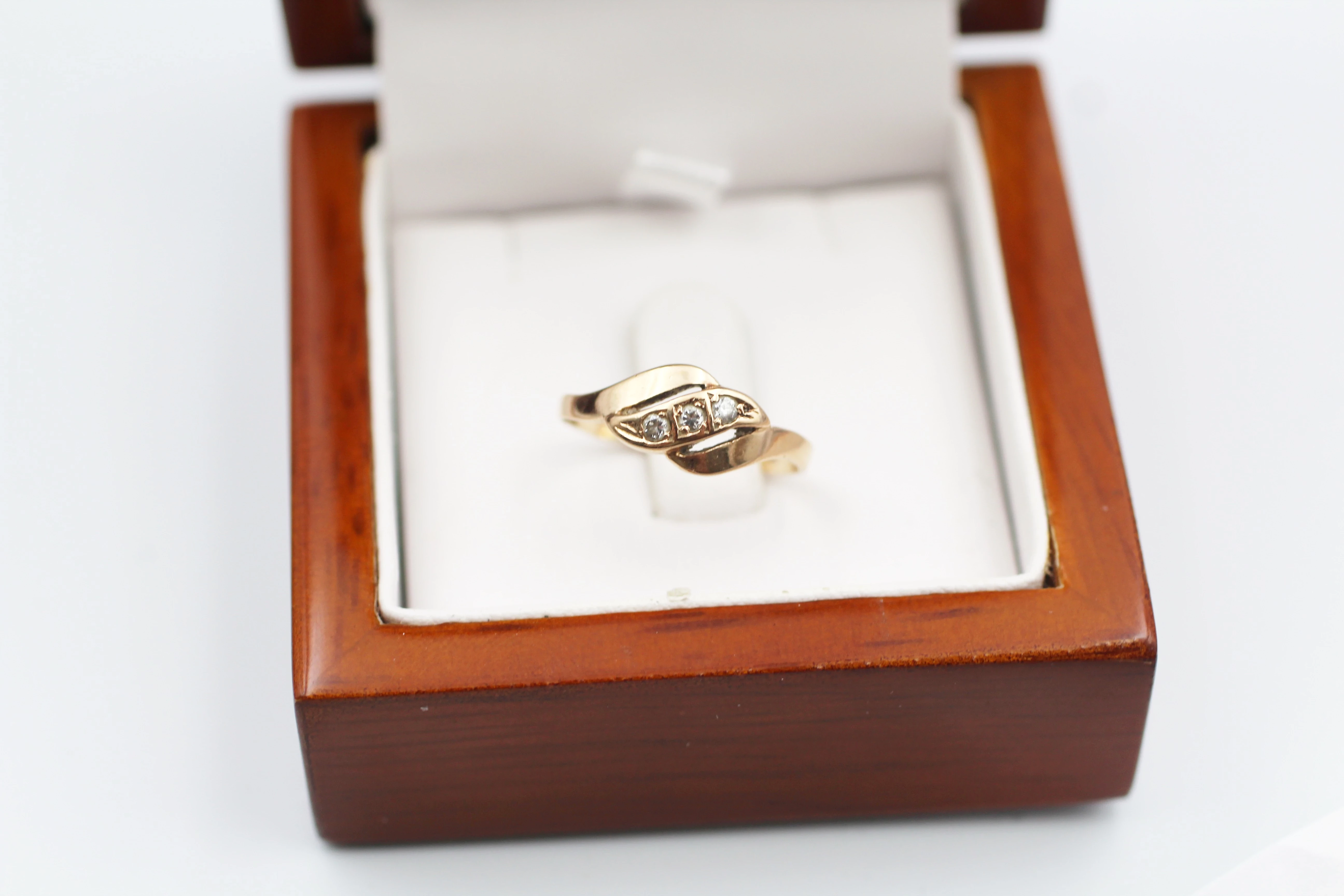 zloty-pierscionek-cyrkonie-p585-r14-w-161g-komisji-edukacji-narodowej-63-warszawa