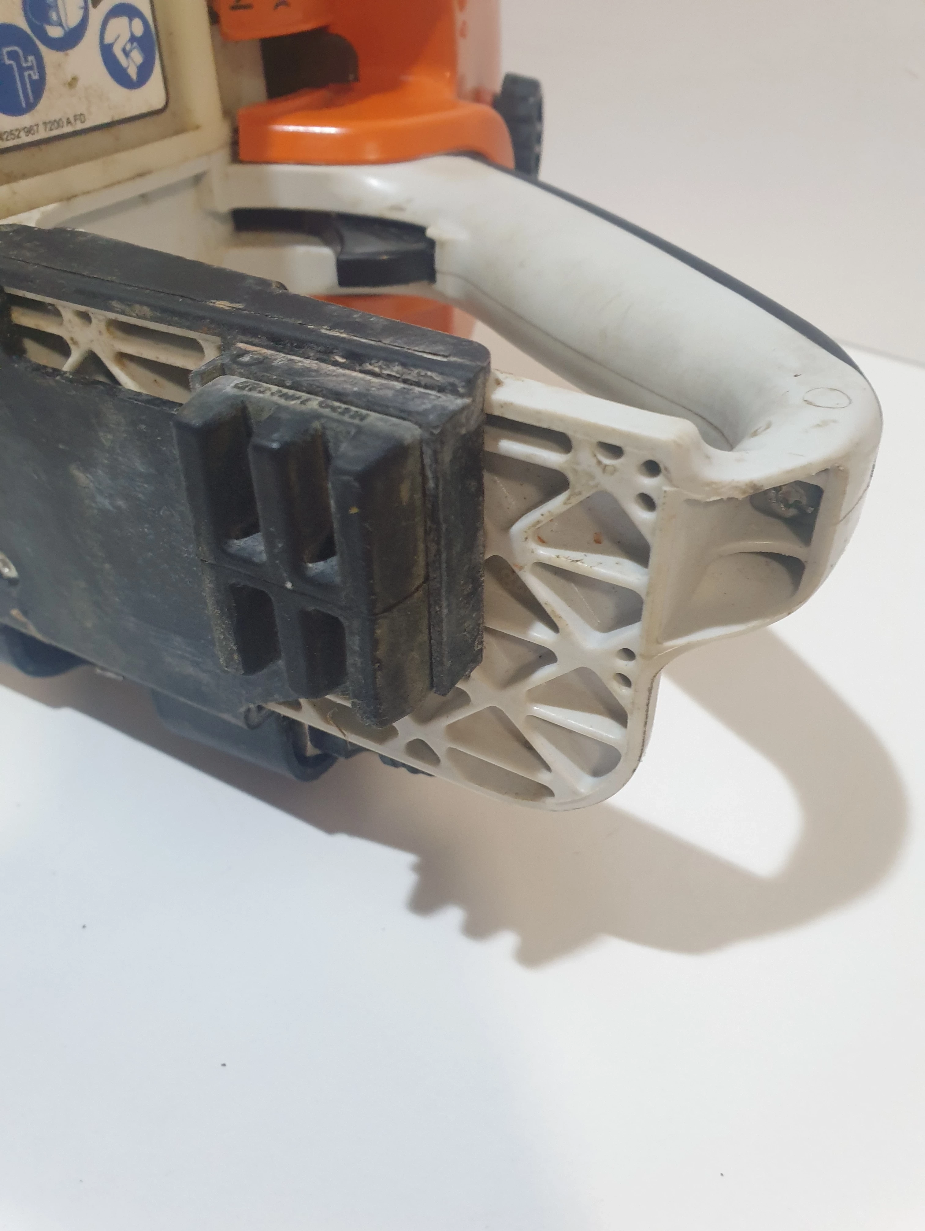 pila-spalinowa-do-rur-muru-kamieni-betonu-stihl-gs-461-zasilanie-209202-1769278