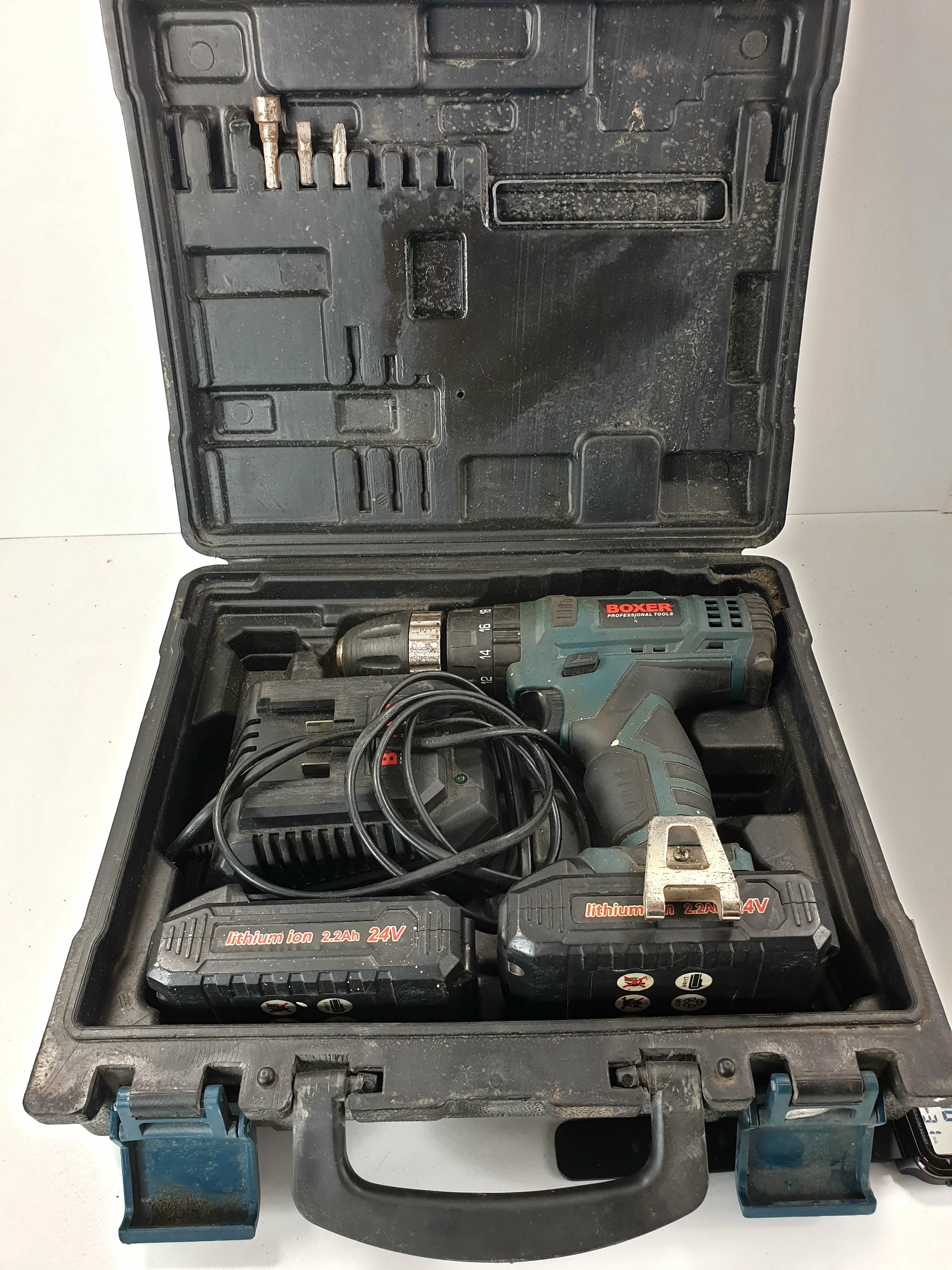 wkretarka-boxer-bx-172-2x-akulad-slowackiego-11-elk