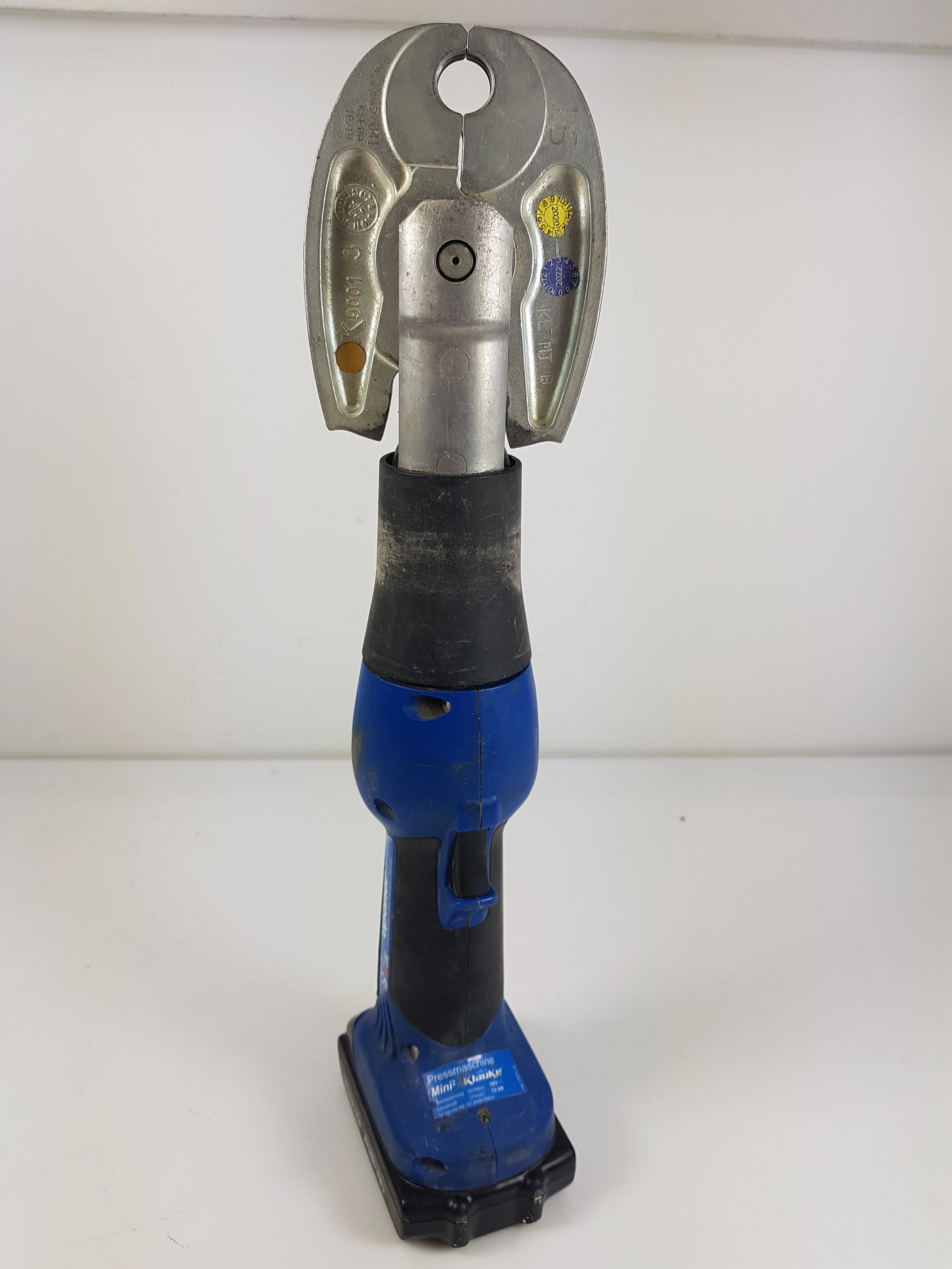 zaciskarka-klauke-uponor-mini-2-4-szczeki-2bat-i-ladowarka-w-walizce-ean-gtin-4021598131767