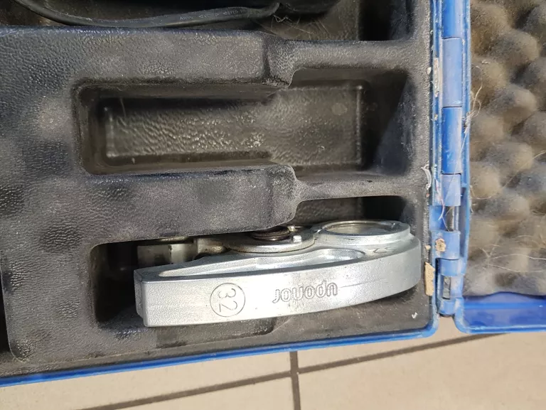 zaciskarka-klauke-uponor-mini-2-4-szczeki-2bat-i-ladowarka-w-walizce-olszewskiego-73-wroclaw