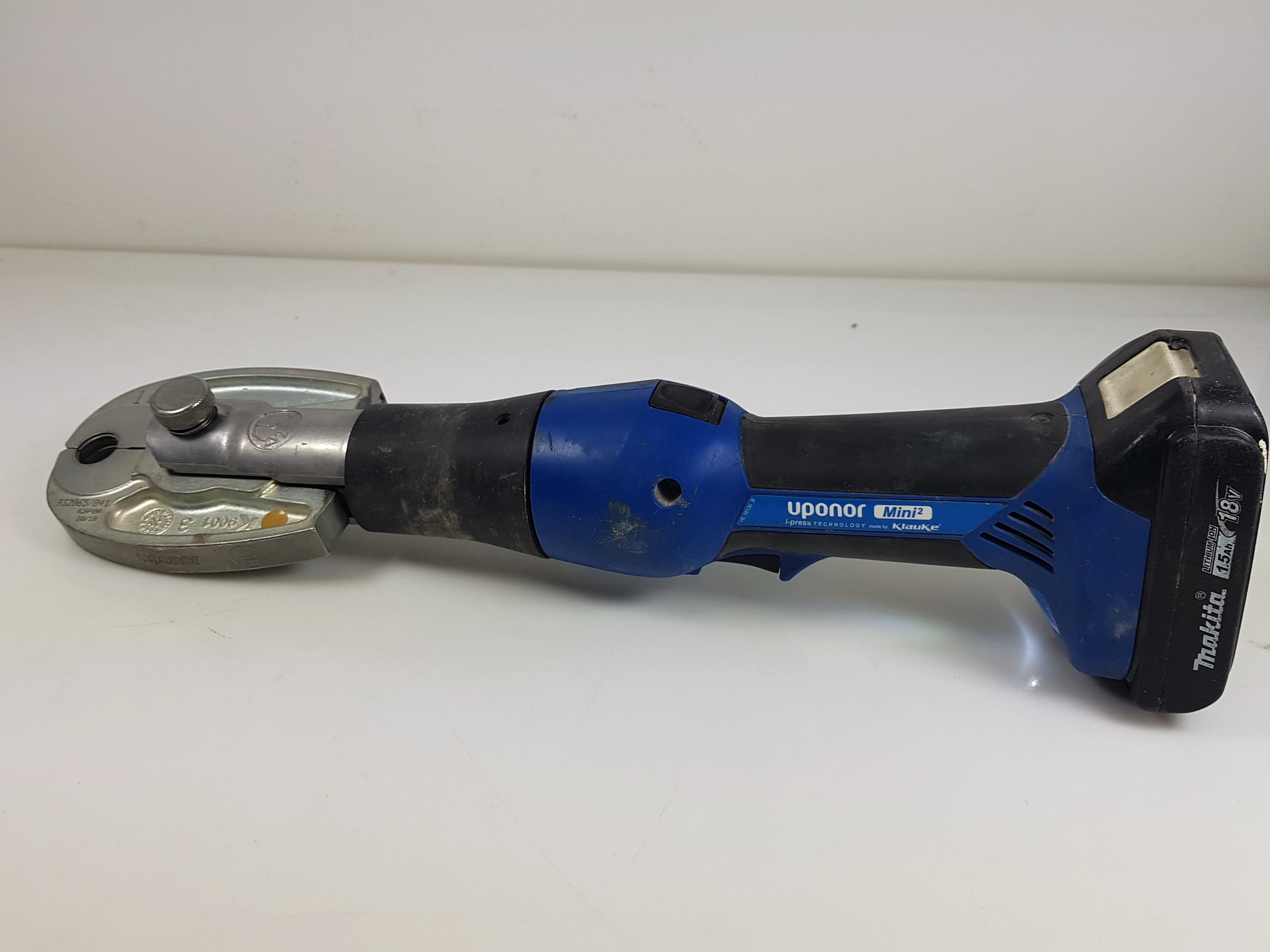 zaciskarka-klauke-uponor-mini-2-4-szczeki-2bat-i-ladowarka-w-walizce-product-id-0fccbf21-a26e-4009-b959-f210199e40b4