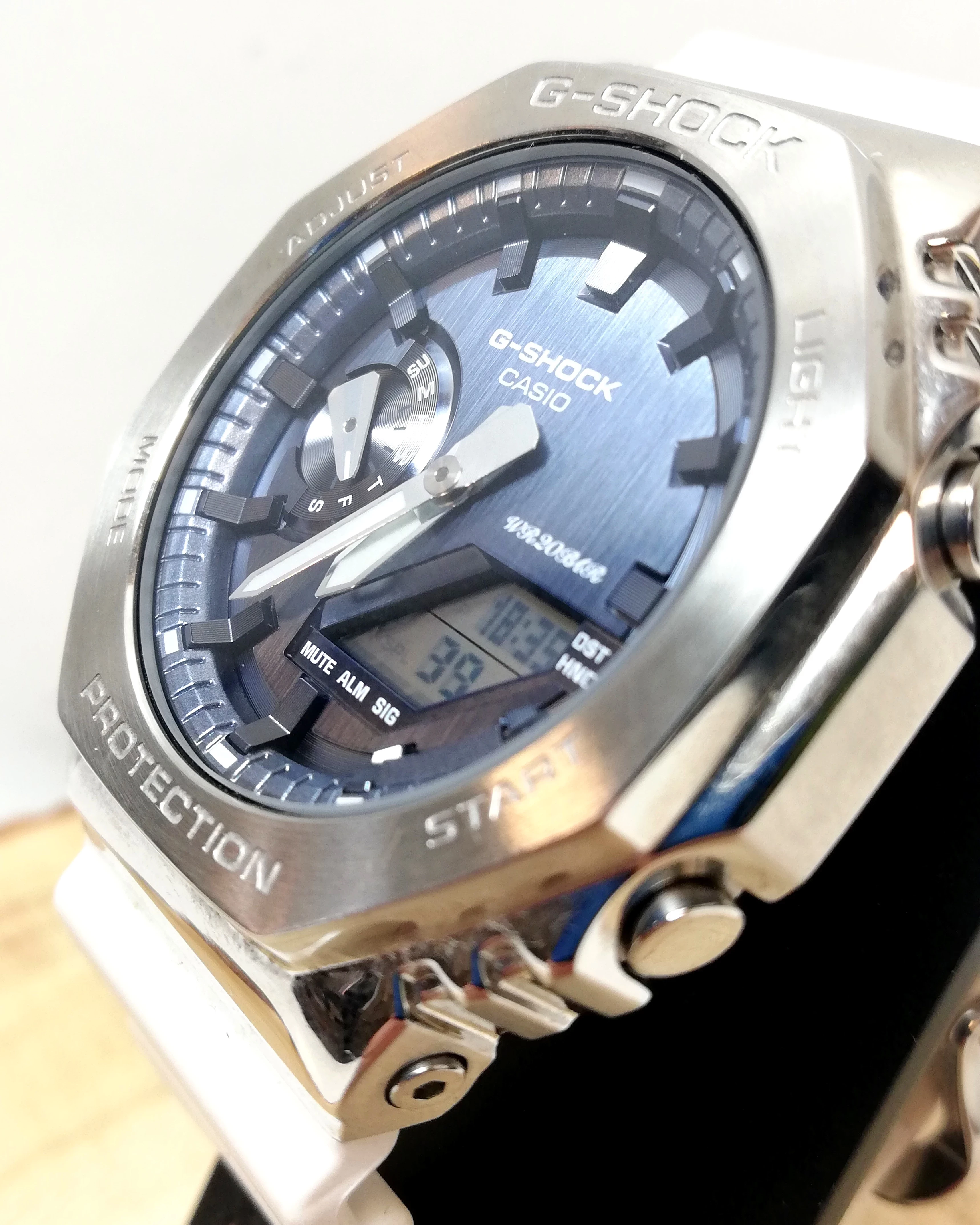 zegarek-casio-g-shock-gm-2100ws-7aer-20bar-stan-11323-2